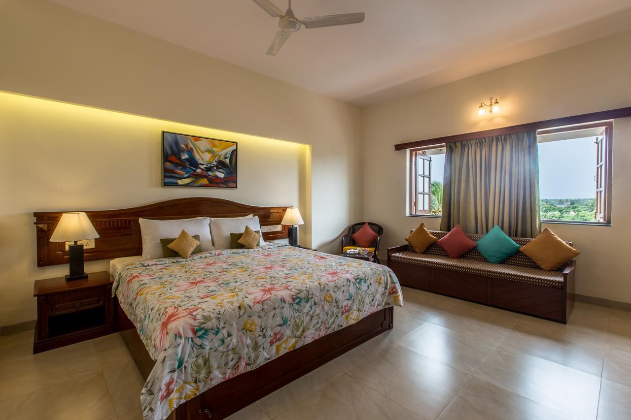 Viva Hotel Near Madgaon Railway Station Екстер'єр фото