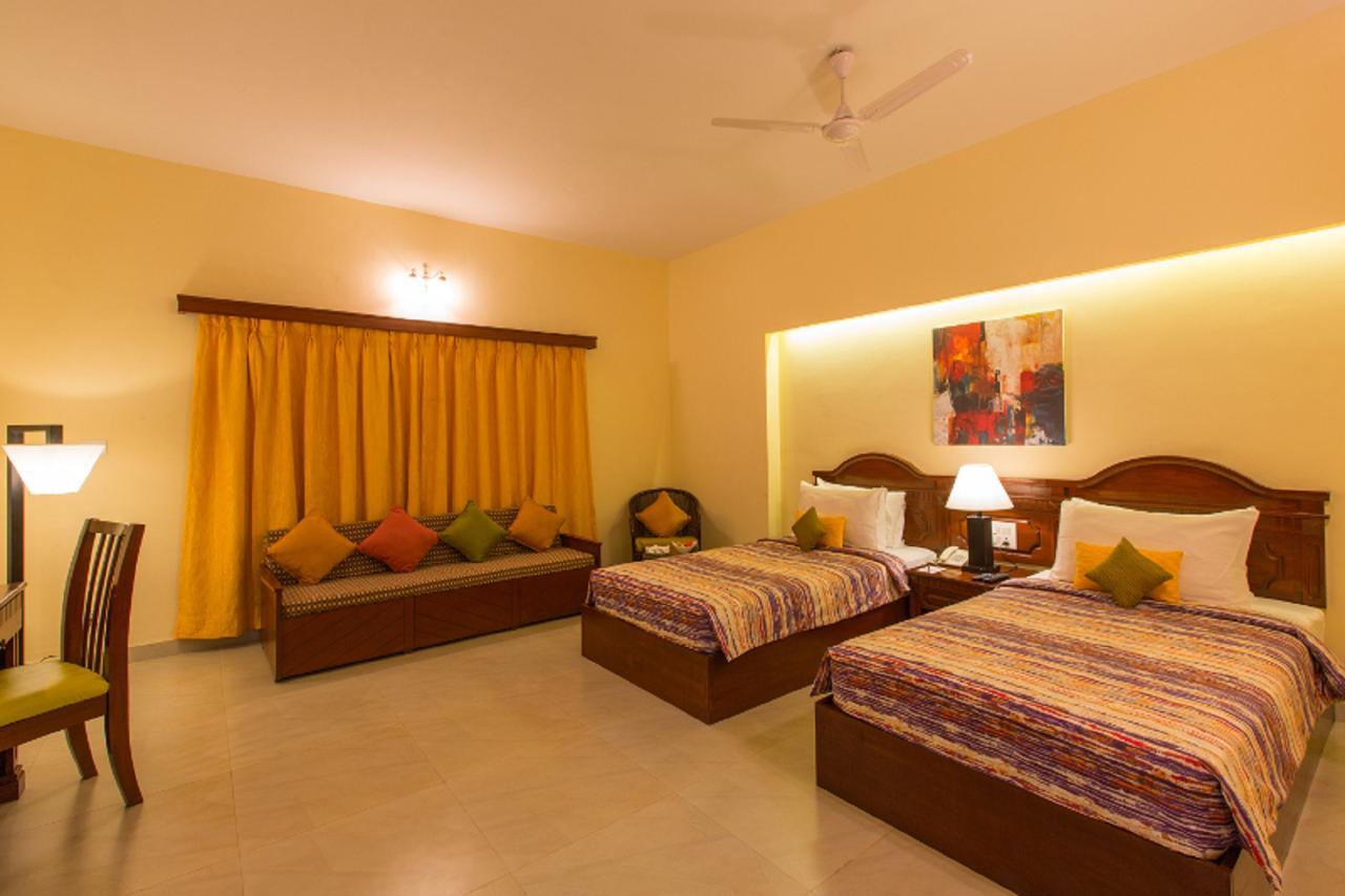 Viva Hotel Near Madgaon Railway Station Екстер'єр фото